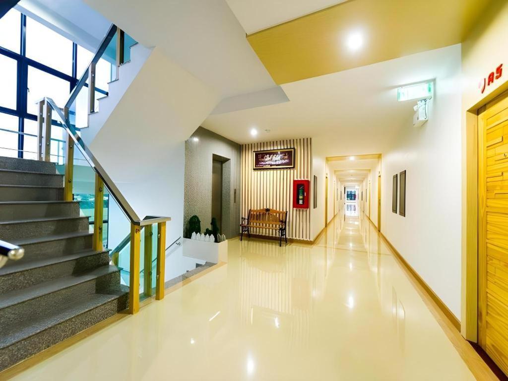 Gt Residence Hotel Buriram Exterior foto