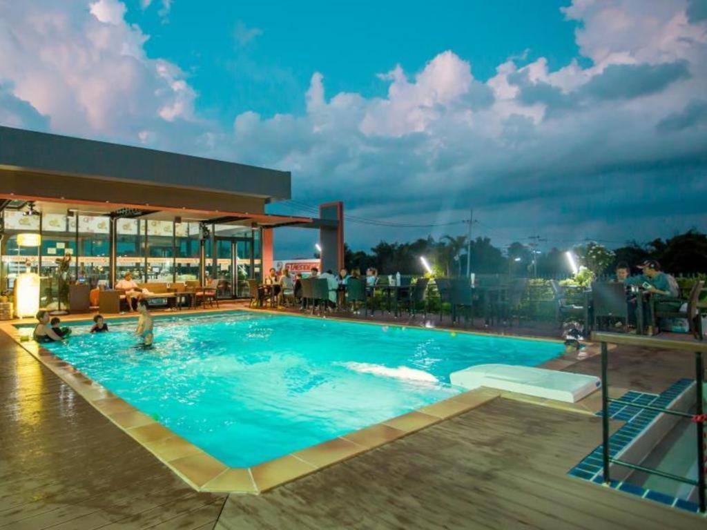Gt Residence Hotel Buriram Exterior foto