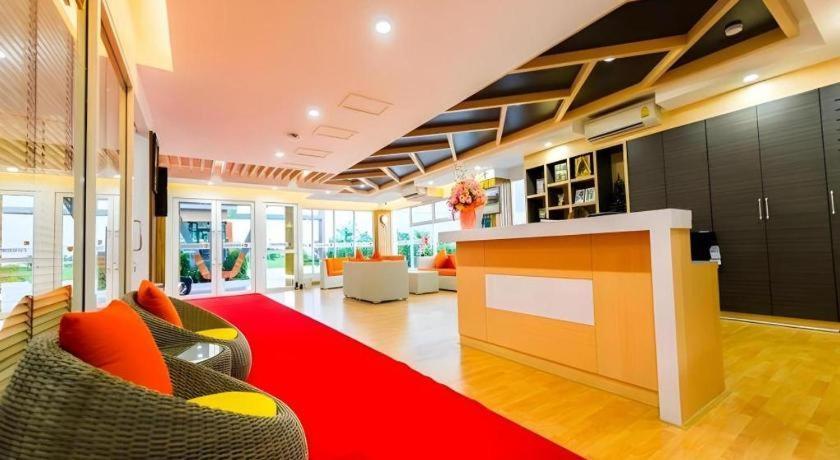 Gt Residence Hotel Buriram Exterior foto